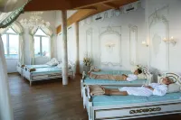 Schlosshotel Lacknerhof - spa
