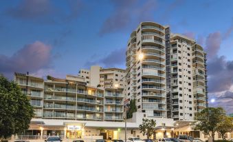 Piermonde Apartments Cairns