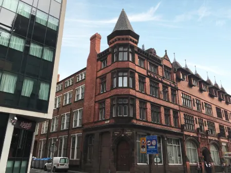 The Dixie Dean Hotel Отели рядом с достопримечательностью «Viewing Area L.F.C Anfield Stadium»