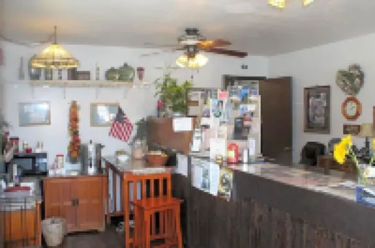 จิม บัตเลอร์ อินน์แอนด์สวีทส์