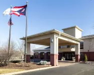 Quality Inn & Suites Oakwood Village - Cleveland South Hotels in Twinsburg