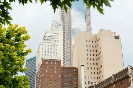 Hampton Inn & Suites Dallas / Downtown