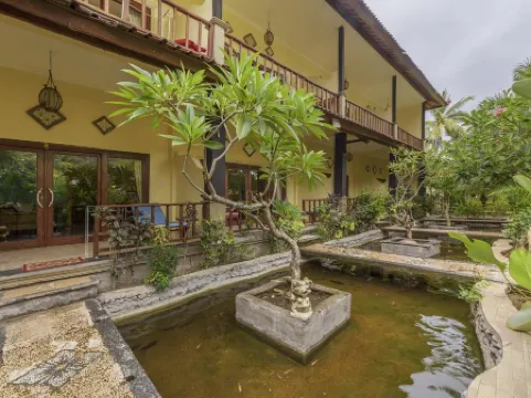 Bali Bhuana Beach Cottages Отели рядом с достопримечательностью «Lipah Beach»