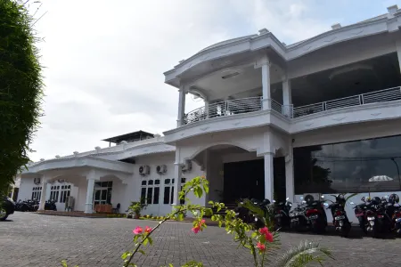 Jati Hotel Ternate Отели в г. West Tanah Tinggi