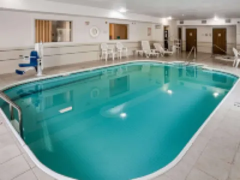 Quality Inn Near Northtown Mall & National Sports Center Hotels in Coon Rapids