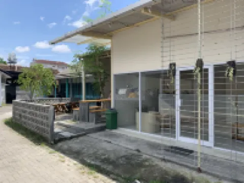 Recharge Cafe & Garasi Homestay