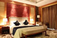 Golden Peacock Resort Hotel - parking