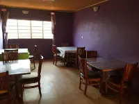 Ticheze Lodge and Car Hire - Alloggi