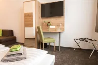 Outlet Hotel