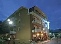 Albergo Miramonti فنادق في Arta Terme
