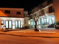 Vea Resort Hotel فنادق في Ciorani
