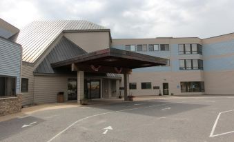 Baraga Lakeside Inn