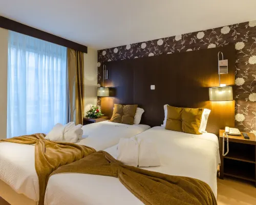 Hotel Duas Nações โรงแรมใกล้จัตุรัสรอสซิโอ