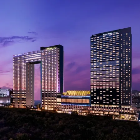 Grand Mercure Ambassador Hotel and Residences Seoul Yongsan Отели рядом с достопримечательностью «Спа-центр Dragon Hill»