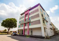 E Hotel Hotels in Batu Berendam