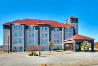 La Quinta Inn & Suites by Wyndham Lindale Hotels near Pickers Pavilion