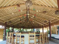 Magic Oceans Dive Resort - bar