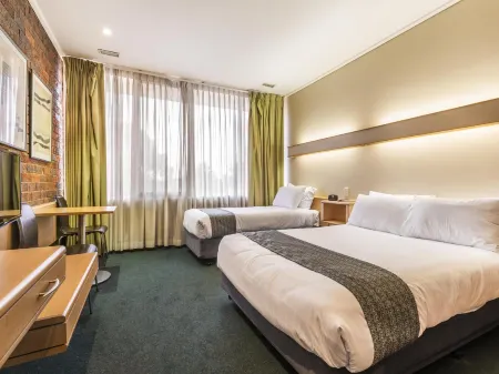 Nightcap at Millers Inn Отели рядом с достопримечательностью «Уильямстаун бич»