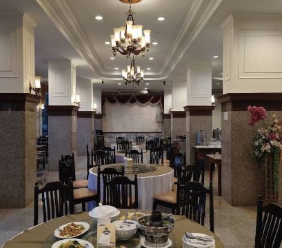 3. 골든 드래곤 리..