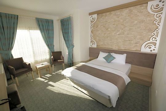 1. 호텔 라 벨라 ..