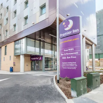 Premier Inn London Brentford Отели рядом с достопримечательностью «Чизик Хаус энд Гарденс»