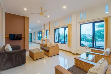 Citrus-House Com Hotel Отели рядом с достопримечательностью «Ecodome Bogor Botanical Gardens»