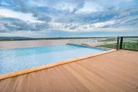 Siri Regent - Pools