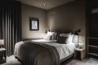 Boutique Hotel Villa Kranenbergh Hotels near Dutch Cheese Museum