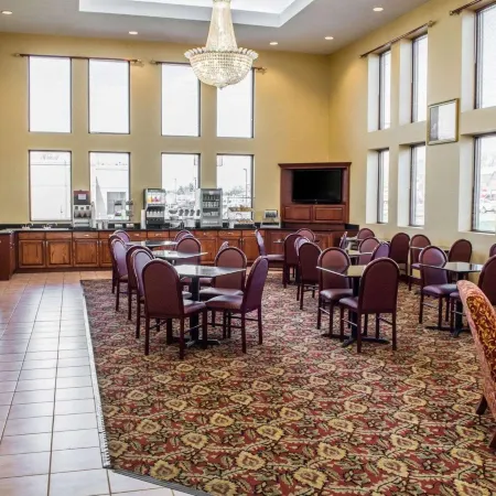 Comfort Suites