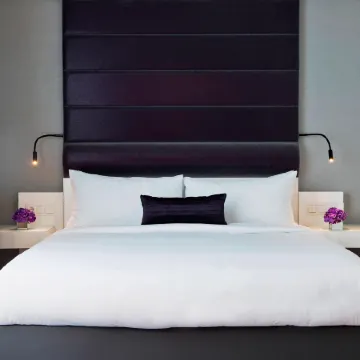 Renaissance Wien Hotel Отели рядом с достопримечательностью «Дворец Шëнбрунн»