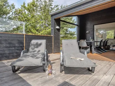 "Lassi" - 950m from the Sea Hotels near Old Parish Church