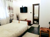 Sharkov Guest House - 2 ดาว