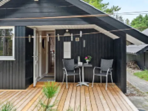 "Varpu" - 1.6km from the Sea