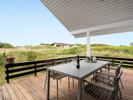 "Fejzo" - 700m to the Fjord Отели в г. Bjerregard