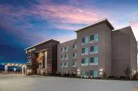 La Quinta Inn & Suites by Wyndham Owasso Hotels in Collinsville
