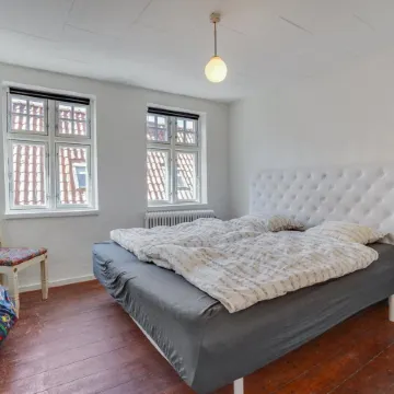 "Laust" - 250m from the Sea