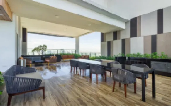 ザ コロニー & ザ ラックス, クアラルンプール バイ キャノピー ライブズ