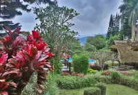 Terrace Villa Golf - Cisarua Hotel di 