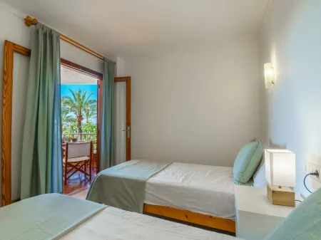 Can Llorenc Sea Views Отели в г. Port d'Alcudia