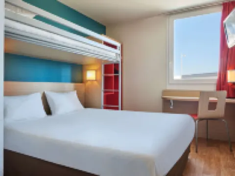 Kyriad Direct Mont de Marsan - St Avit 朗德酒店