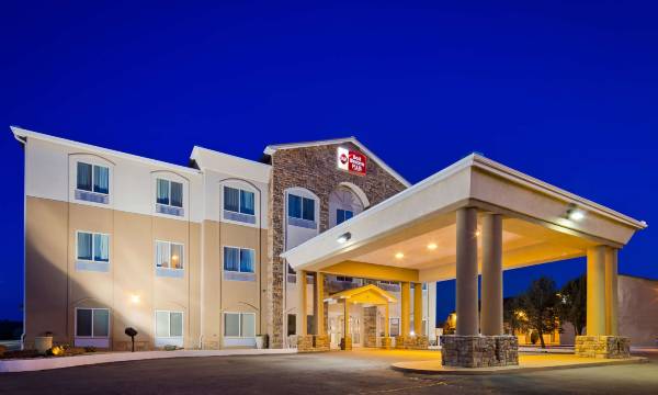 Best Western Plus Montezuma Inn Suites