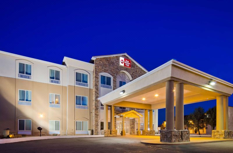 Best Western Plus Montezuma Inn Suites