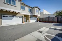Half Moon Bay Vacation Rental 1 Mile to Beach! Hotel dekat Venice Beach in Half Moon Bay