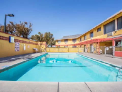 Travelodge by Wyndham Turlock Hotels in Turlock