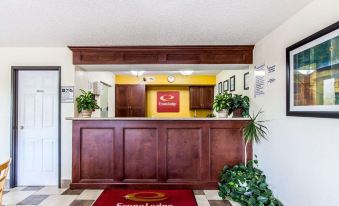 Econo Lodge Cartersville-Emerson Lake Point