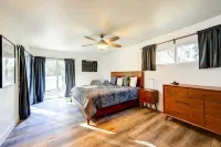 Dog-Friendly Oakhurst Home Walk to Downtown!