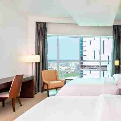 Four Points by Sheraton Sharjah Rooms