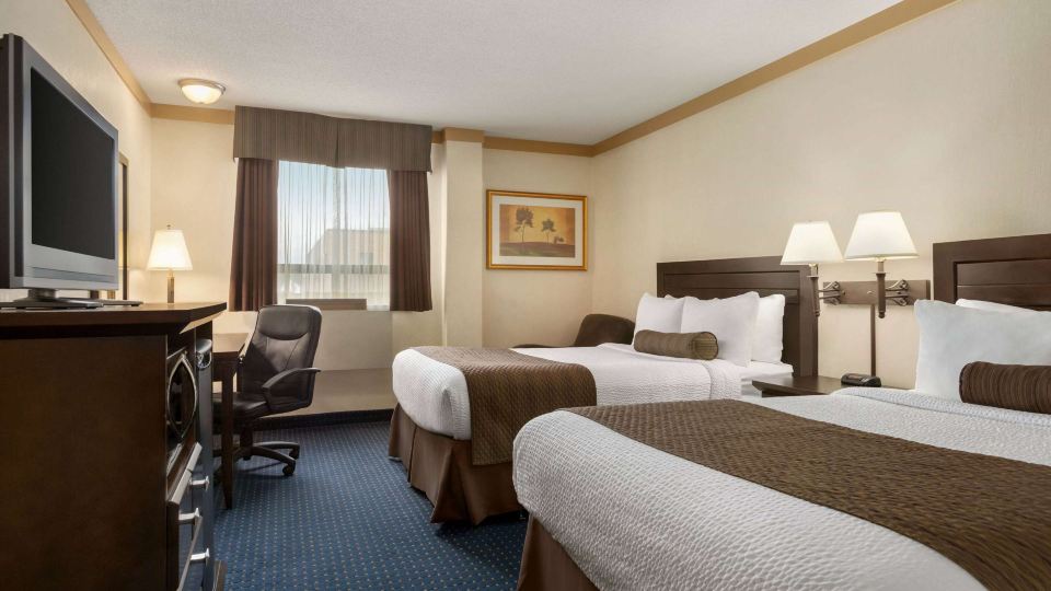 Days Inn & Suites by Wyndham Sault Ste. Marie on