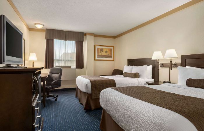 Days Inn & Suites by Wyndham Sault Ste. Marie on