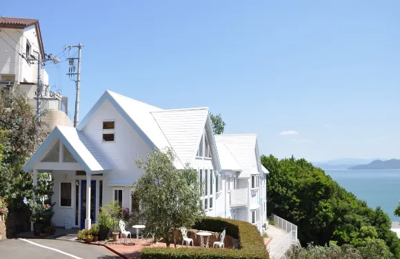 白色海洋鄉村旅館